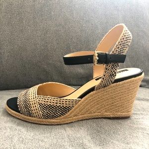 Espadrille textured wedge sandals